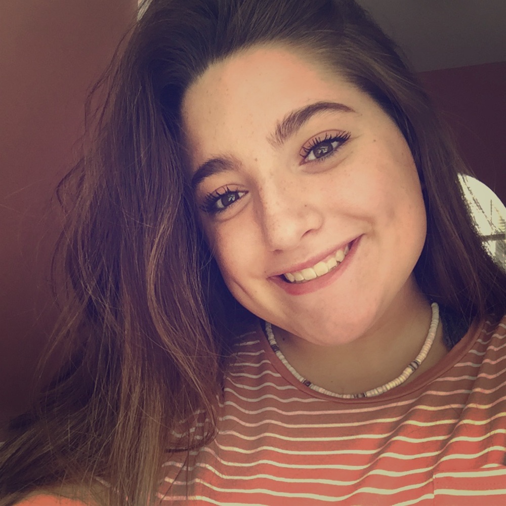 Meet your Posher, Claudia